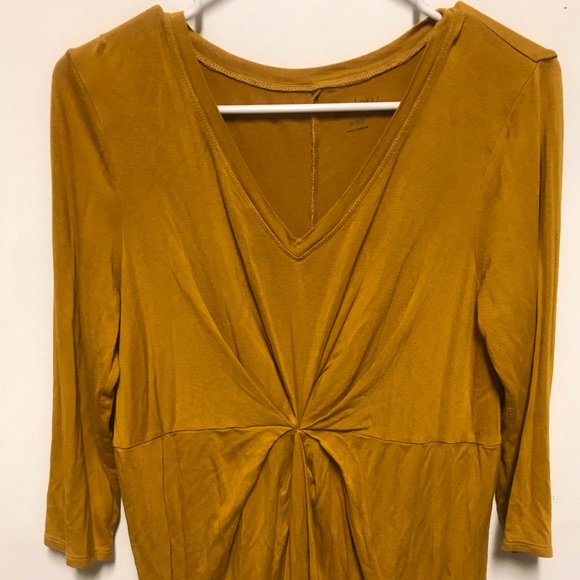 a.glow Maternity pleat front top, mustard color - Picture 3 of 5